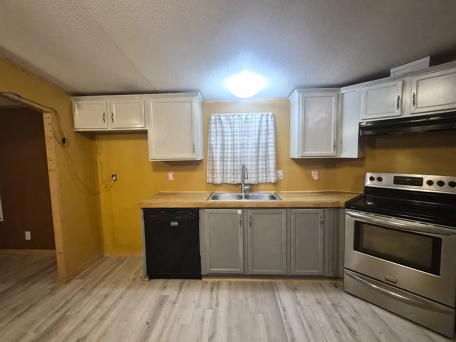 514 Joan St. — Photo 1