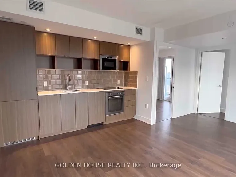 89 McGill St #2011 — Photo 3
