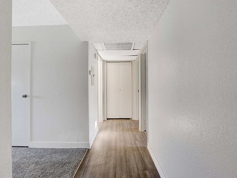 Sundance Village Apts — Photo 59