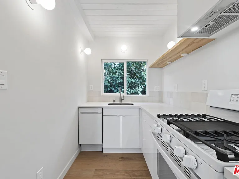 2210 Echo Park Ave #4 — Photo 6