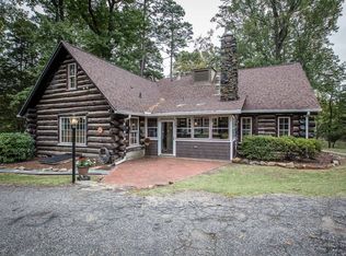 2712 Twin Lakes Dr, Greensboro, NC 27407