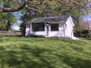 402 E State St, Mahomet, IL 61853