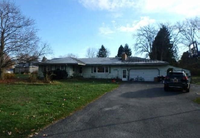 2nd image of 2780 Manitou Rd