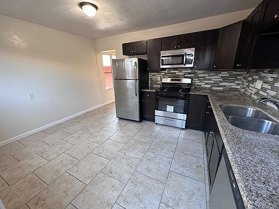 3rd image of 4191 Euclid Ave