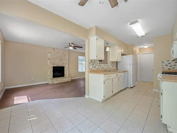 14203 Sussman Ct APT A, Austin, TX 78728