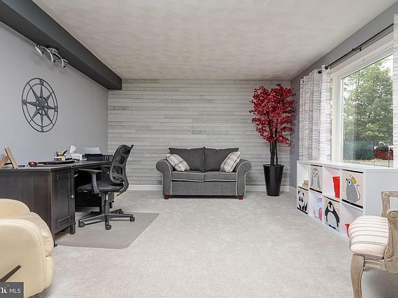 5th image of 2522 Perring Woods Rd