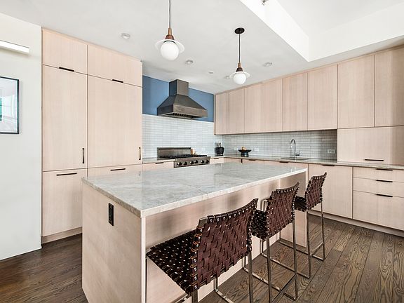 3rd image of 150 Nassau St APT 10A
