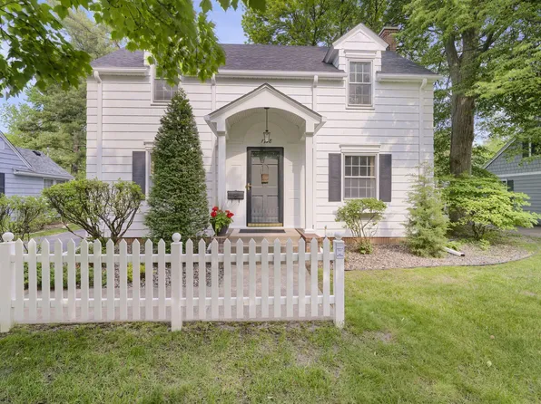 1758 Albert St N, Falcon Heights, MN 55113