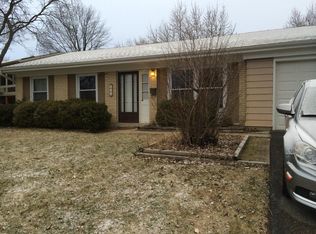 235 Pebble Creek Dr, Lake Zurich, IL 60047