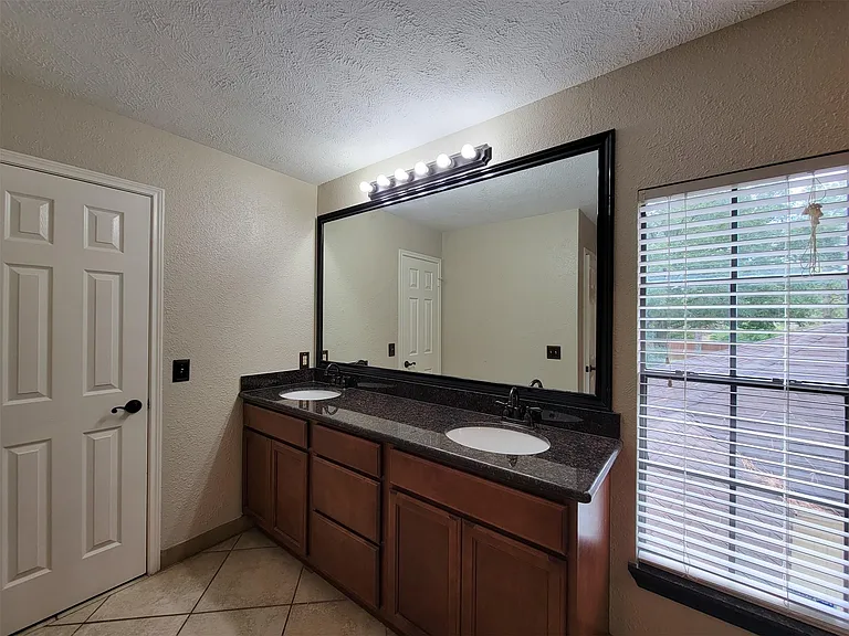 17207 Meadow Heights Dr — Photo 26