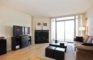 2nd image of 1515 S Prairie Ave Unit 1218