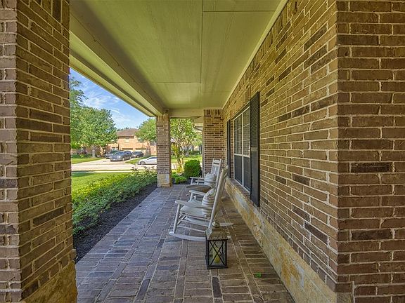 5th image of 1226 Alder Cir