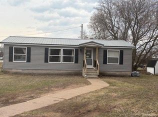 330 12th Ave, Norway, MI 49870