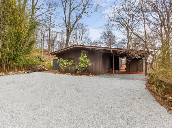 15 Paula Place, Chappaqua, NY 10514