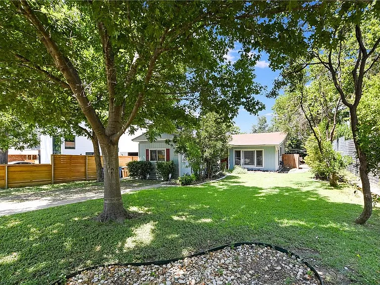 208 Braeswood Rd — Photo 1