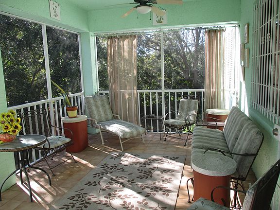 SCREENED BALCONY