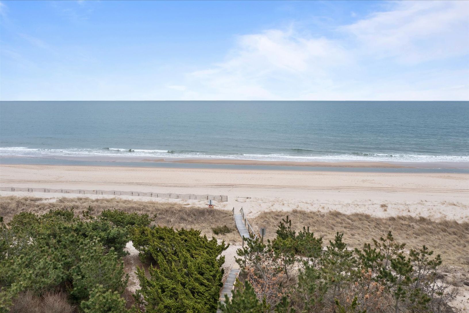  Private path to beach access