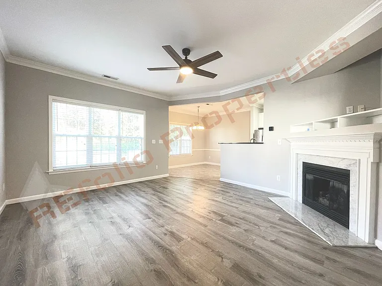 2452 Bay Harbor Dr — Photo 4