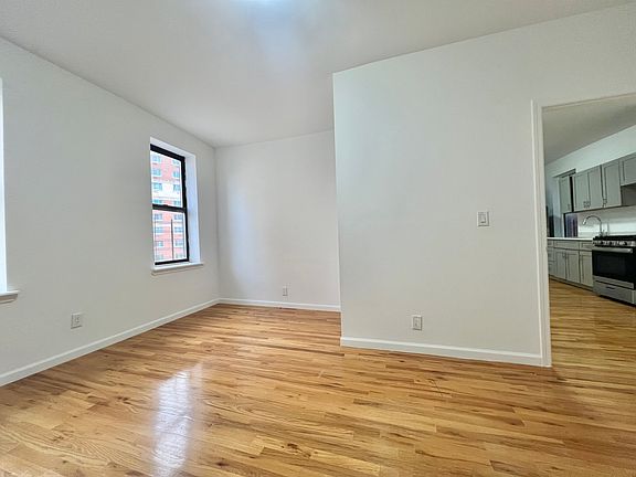 3rd image of 818 E 149th St #3B