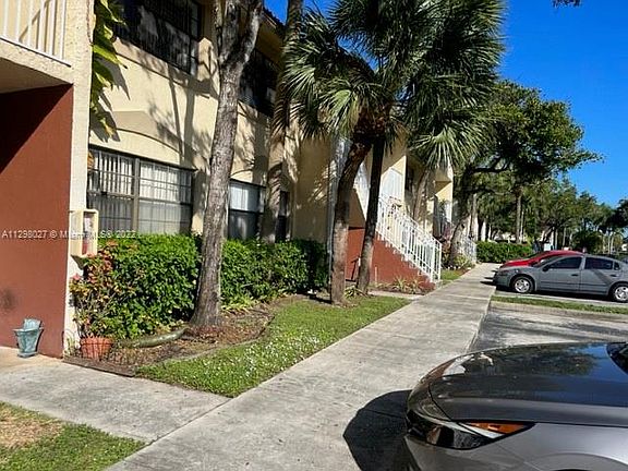 2nd image of 2832 Coral Springs Dr