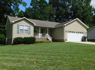 16 Braxton Ln, Thomasville, NC 27360