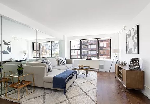 5th image of 301 E 62nd St APT 8E