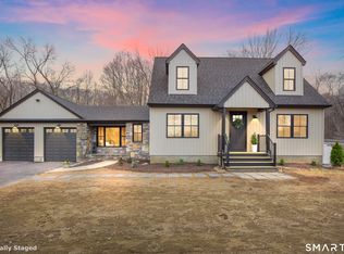 4 Niewiarowski Rd, Preston, CT 06365