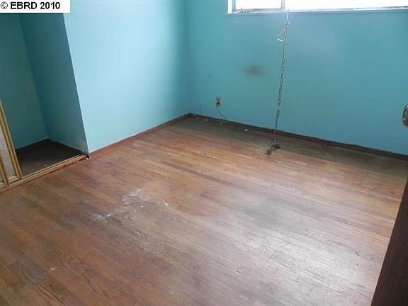 4th image of 79 Midvale Dr