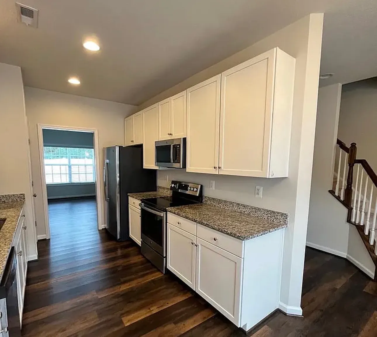 3 bed, 1440 sqft, $2,499 — Photo 4