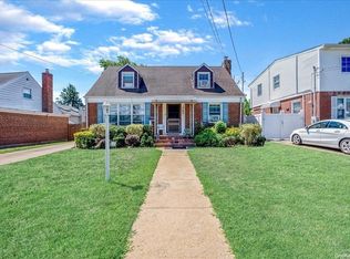 107 Salem Rd, Valley Stream, NY 11580