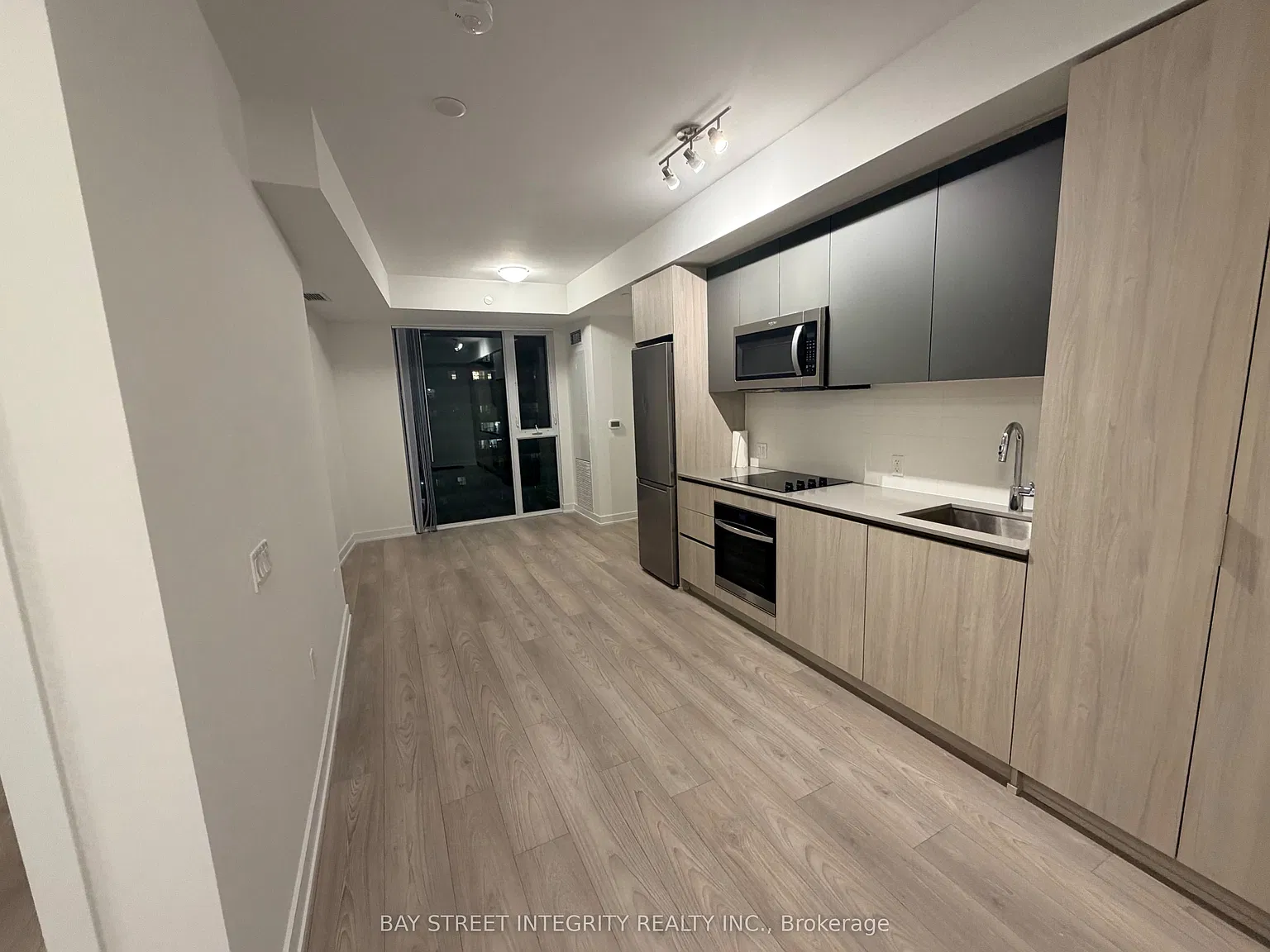 1 bed, $2,100 — Photo 3