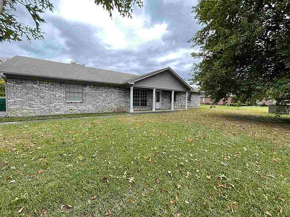 2nd image of 6 Big Oak Ln