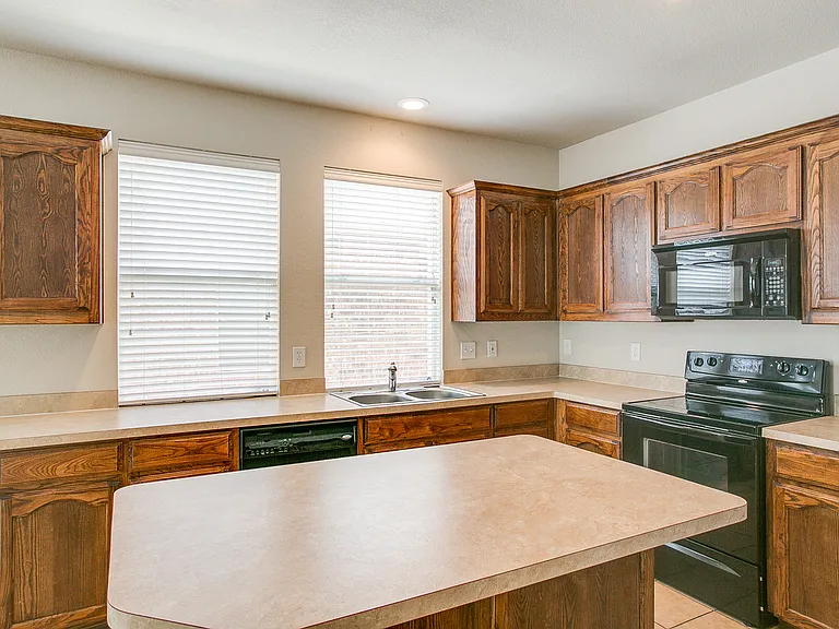 5824 Melanie Ct — Photo 8