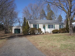 52 Fairland Dr, Fairfield, CT 06825
