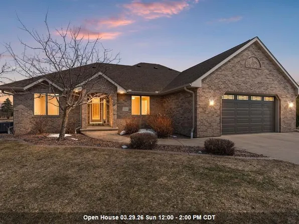 N1916 Rochelle Ct, Greenville, WI 54942