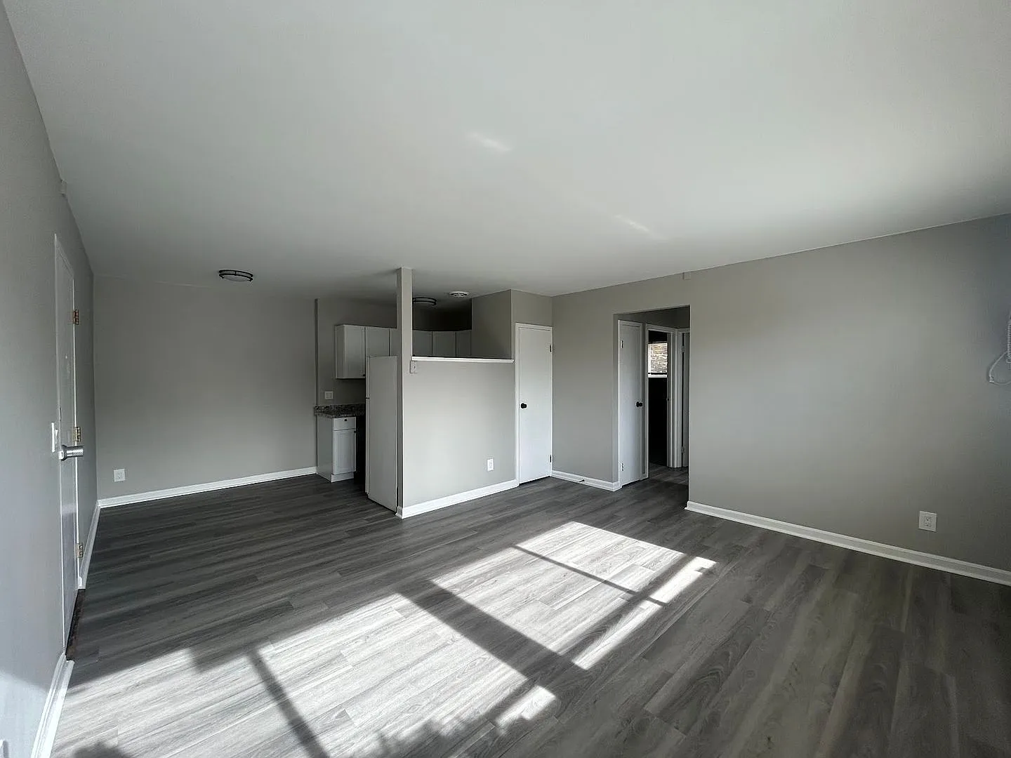 2 bed, 1.0 bath, 874 sqft, $1,020 — Photo 4