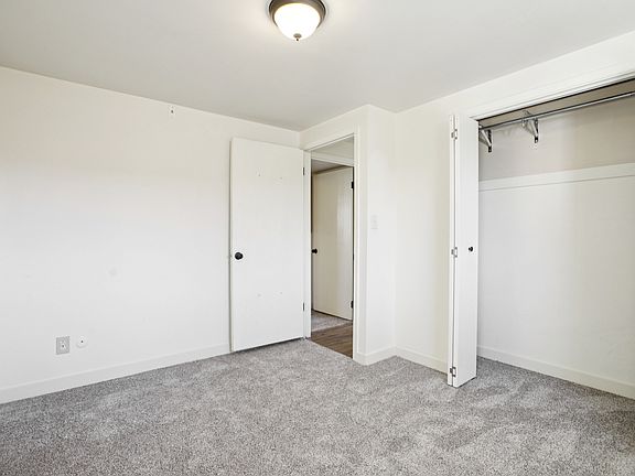 4th image of 569 E Aloha Ln