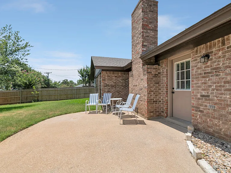 2127 Tanglewood Dr #D — Photo 21