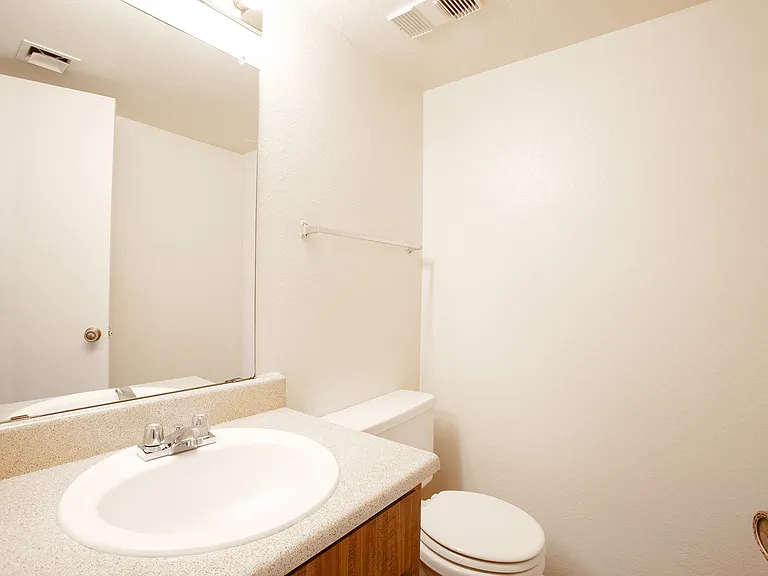 Townhomes on the Park Apartment Homes — Photo 16
