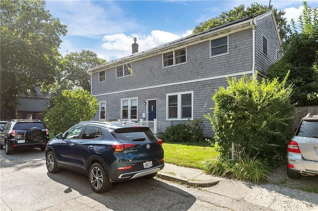 Building Photo - 8 Johnson Ct #A
