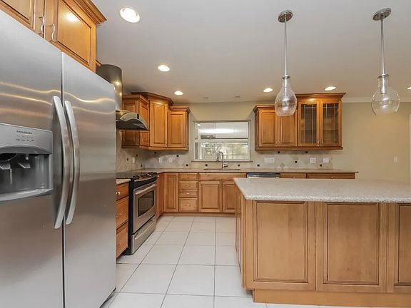 3rd image of 8517 Cedar Cove Ct