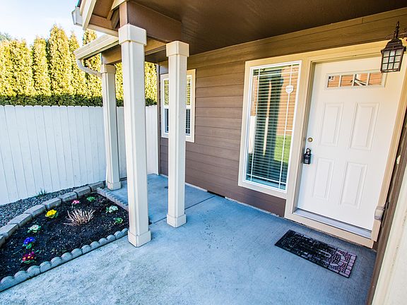 3rd image of 4318 NE 58th Cir