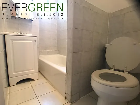 Rented by Evergreen Apartments BK | media 15