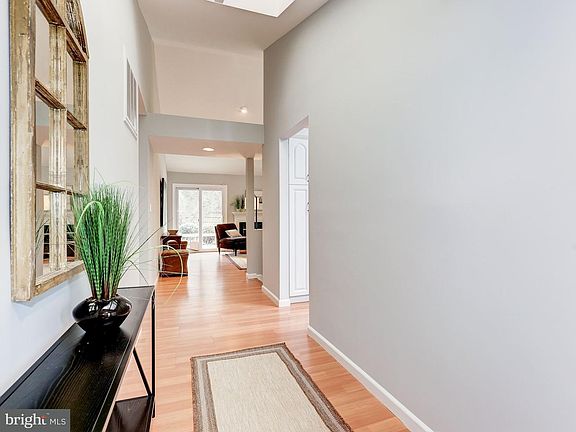 2nd image of 8504 Shady Pine Cir