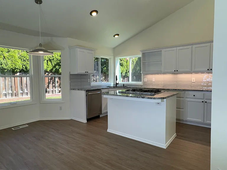 16605 NW Dublin Ct — Photo 21