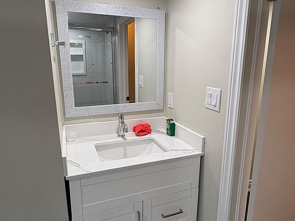 4th image of 60 Newbridge Cres #Basement