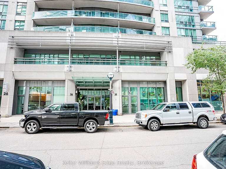 30 Grand Trunk Cres W #2001 — Photo 43