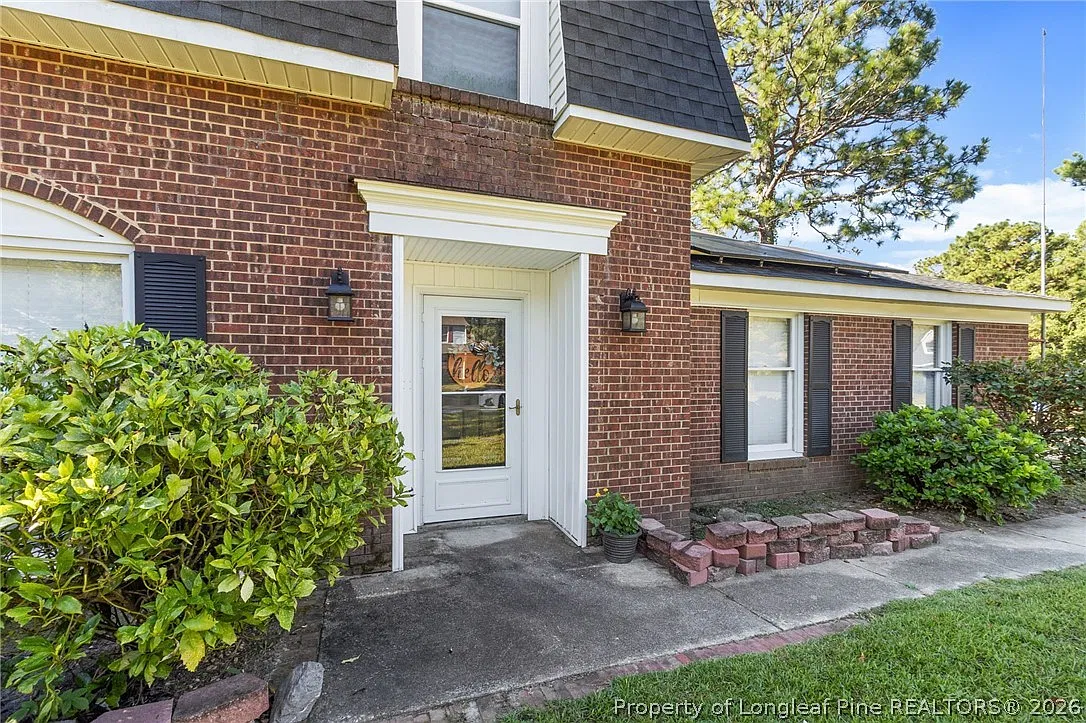 3 bed, 2.5 bath, 1865 sqft, $1,875 — Photo 4