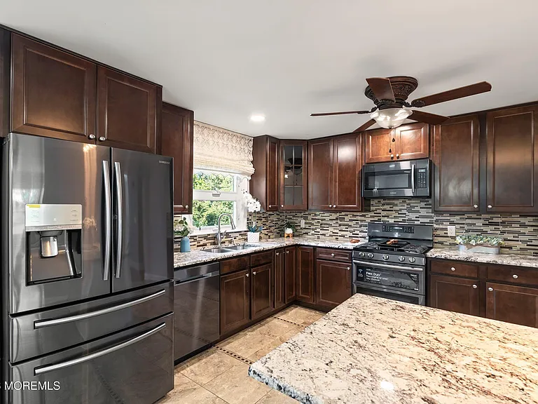 15 Bristlecone Dr — Photo 16
