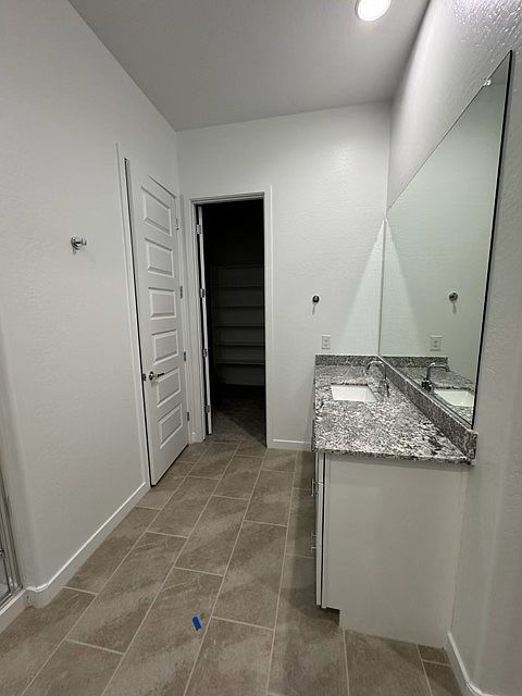2nd image of 17562 W Victory St